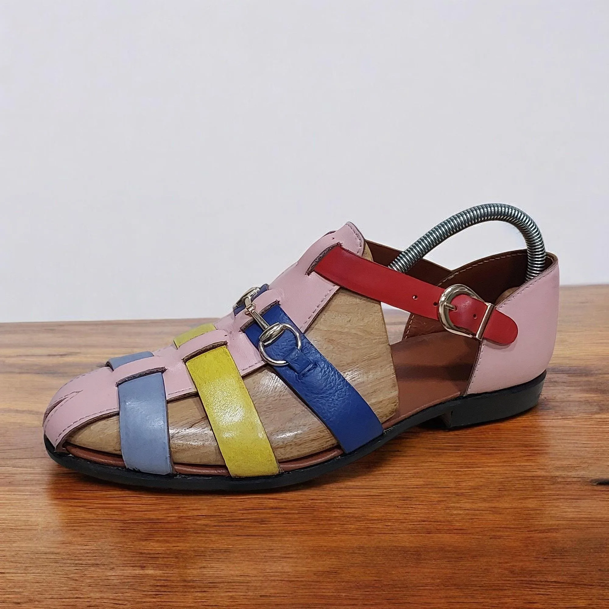Artisan Multi-Hued Sandals: Trendy Summer Style