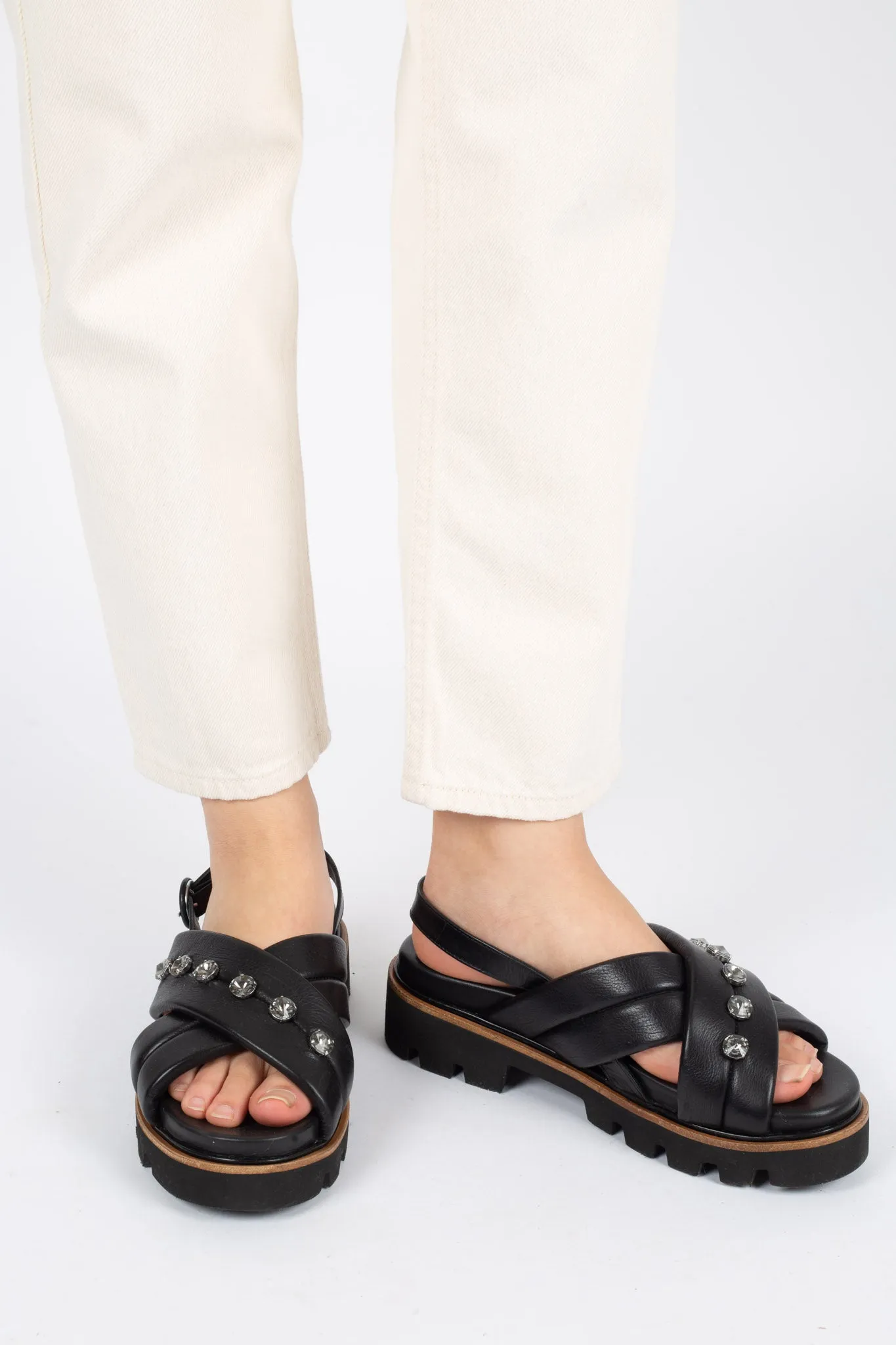 P6953A Ladies Sandal - Black