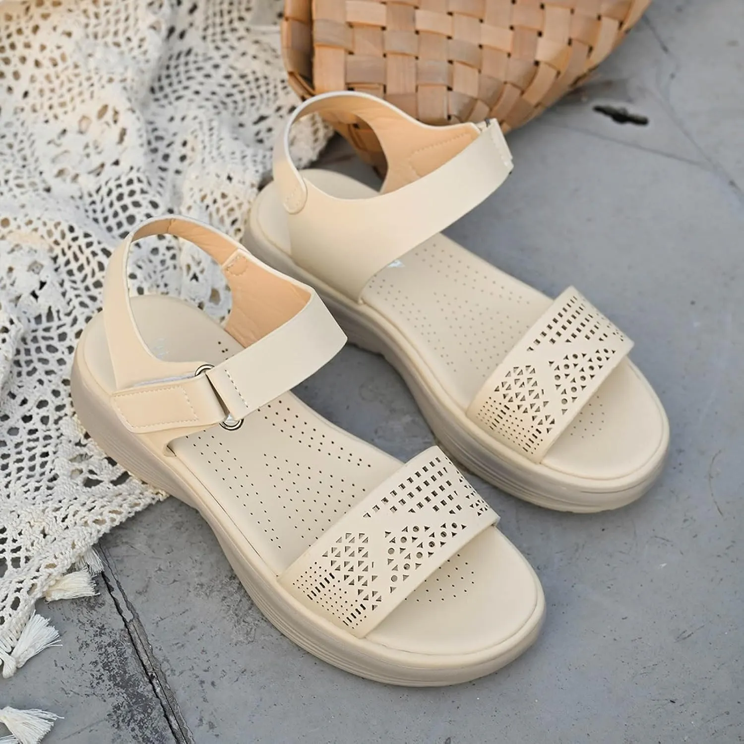 Women's Stylish Casual Sandals Breathable Platform Flip Flops for Summer Adventures and Everyday Comfort